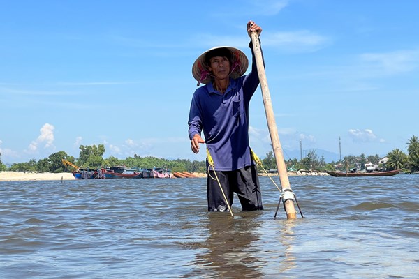 Nghề cào don ven sông - Anh 1