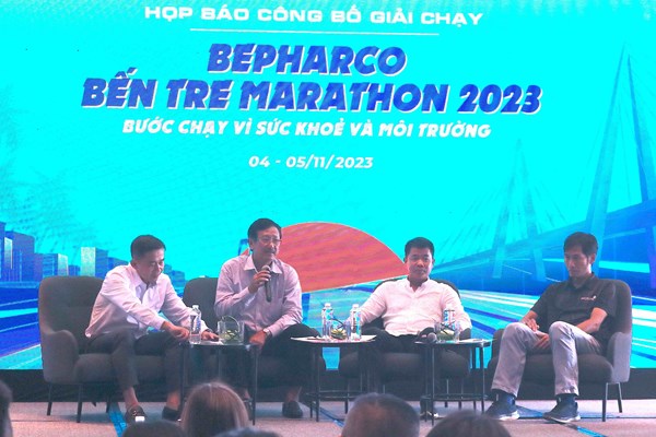 Lan toả thông điệp về sức khỏe và môi trường tại giải chạy Bepharco Bến Tre Marathon - Anh 1