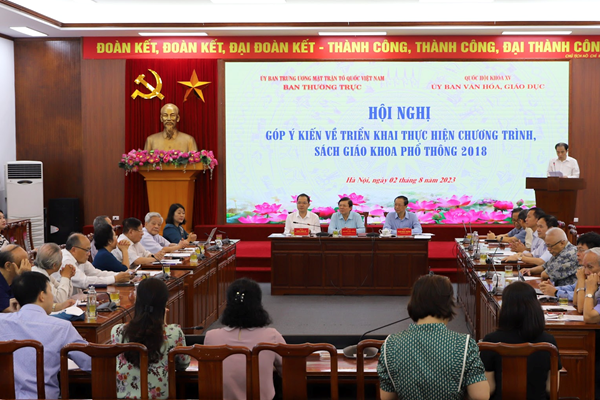 Sách giáo khoa có “vấn đề” hay việc giảng dạy chưa thể đáp ứng? - Anh 1