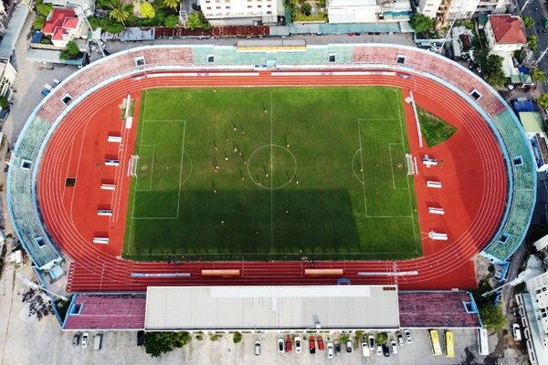 Cần sớm trả lại công năng cho Sân vận động 19 tháng 8 Nha Trang - Anh 1