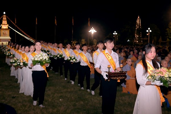 Hàng trăm tăng, ni, sinh Học viện Phật giáo Việt Nam trang trọng cử hành lễ Vu Lan báo hiếu - Anh 5