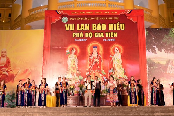 Hàng trăm tăng, ni, sinh Học viện Phật giáo Việt Nam trang trọng cử hành lễ Vu Lan báo hiếu - Anh 6