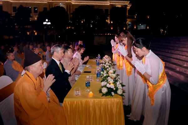 Hàng trăm tăng, ni, sinh Học viện Phật giáo Việt Nam trang trọng cử hành lễ Vu Lan báo hiếu - Anh 4