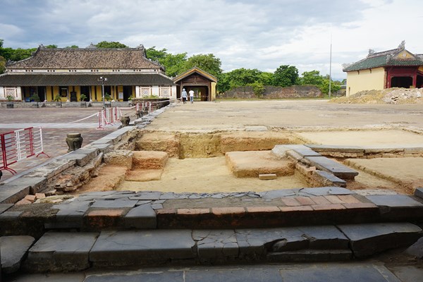 Sớm tu bổ, phục hồi di tích điện Cần Chánh - Anh 1