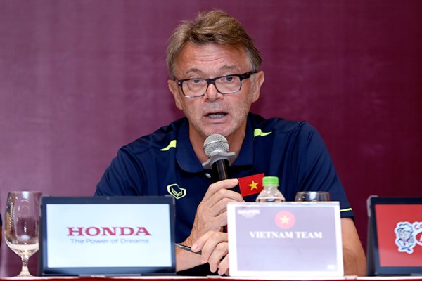 HLV Philippe Troussier: Toàn đội đã sẵn sàng cho trận ra quân vòng loại giải châu Á - Anh 1