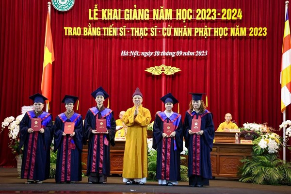 Học viện Phật giáo Việt Nam tại Hà Nội: Trao Bằng Tiến sĩ Phật học đầu tiên - Anh 3