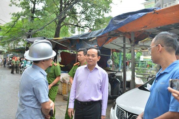 Thủ tướng chỉ đạo tập trung khắc phục hậu quả vụ cháy ở phố Khương Hạ, Hà Nội - Anh 2