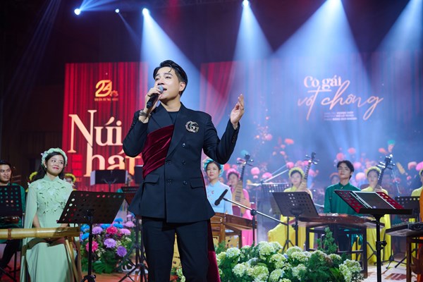 Giọng ca phi giới tính Trần Tùng Anh ra mắt dự án âm nhạc 