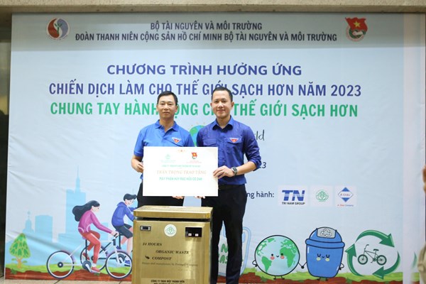 Đoàn Thanh niên Cộng sản Hồ Chí Minh Bộ TN&MT phát động Chương trình hưởng ứng Chiến dịch làm cho thế giới sạch hơn năm 2023 - Anh 4