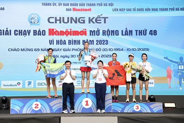 Hơn 1.500 vận động viên chạy chung kết Giải chạy Báo Hà Nội mới - Anh 4