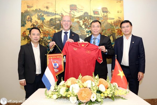 Việt Nam hợp tác phát triển bóng đá với các nước châu Âu - Anh 2