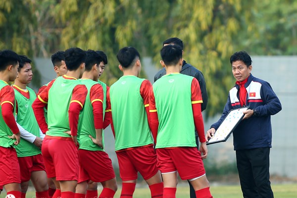 HLV Hoàng Anh Tuấn dẫn dắt đội U18 quốc gia dự giải quốc tế ở Hàn Quốc - Anh 1