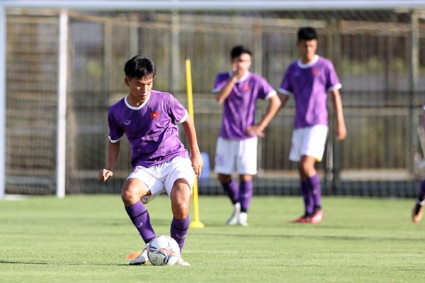 Bóng đá Việt Nam tiếp tục tạo điều kiện cọ xát cho các cầu thủ trẻ - Anh 2