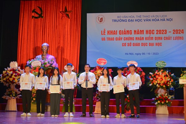 Khai giảng năm học mới, Đại học Văn hóa Hà Nội chào đón gần 1.600 tân sinh viên - Anh 5
