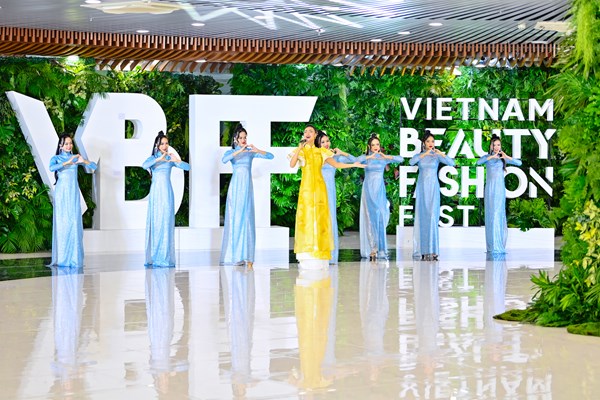 Đà Nẵng: 70 thí sinh các quốc gia so tài tại cuộc thi Miss Grand International 2023 - Anh 1