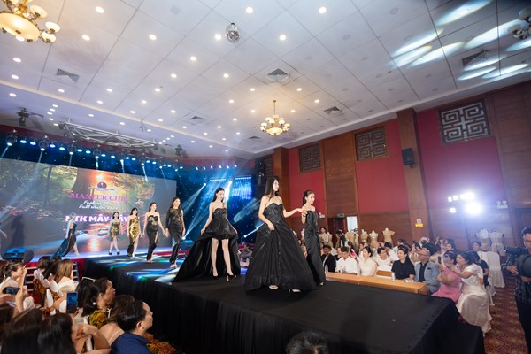 Fashion show Việt Nam tỏa sáng: Tôn vinh vẻ đẹp văn hóa, con người Việt Nam - Anh 2