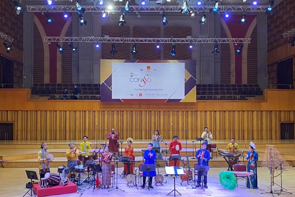 Kết nối âm nhạc truyền thống ASEAN - Anh 3