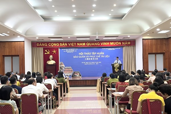 Nâng cao năng lực bảo quản và phục chế tài liệu của Việt Nam - Anh 1
