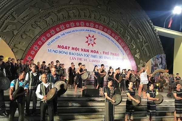 Lâm Đồng: Hơn 400 nghệ nhân tham gia đại hòa tấu cồng chiêng Tây Nguyên - Anh 1