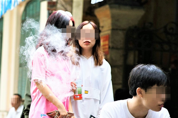 Ngăn chặn thuốc lá điện tử xâm nhập vào Việt Nam: (Bài 1) Gia tăng sử dụng ở thanh thiếu niên - Anh 2