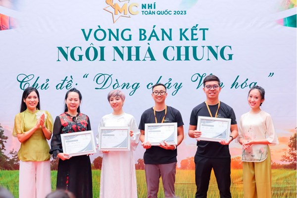 Cuộc thi MC nhí toàn quốc với thông điệp cất cao tiếng nói Việt - Anh 3