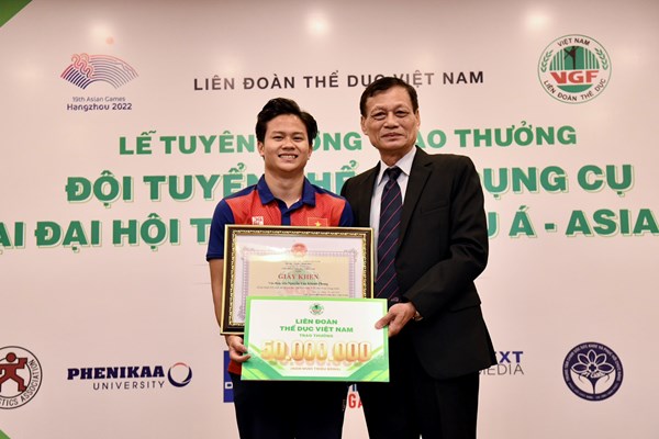 Á quân ASIAD 19 Nguyễn Văn Khánh Phong nhận giải thưởng lớn - Anh 1