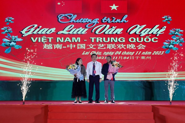 Chương trình giao lưu văn nghệ Việt - Trung - Anh 2