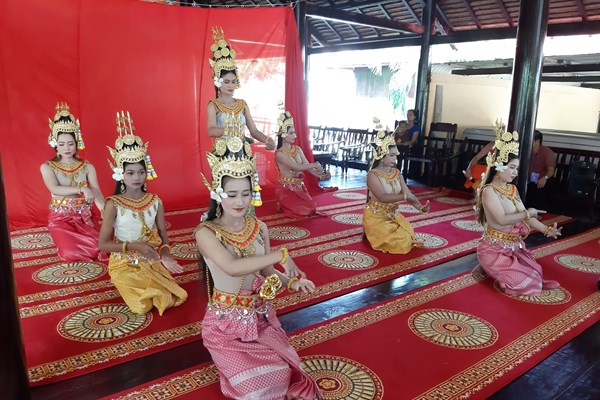 Phát triển du lịch gắn với bảo tồn văn hóa Khmer - Anh 1