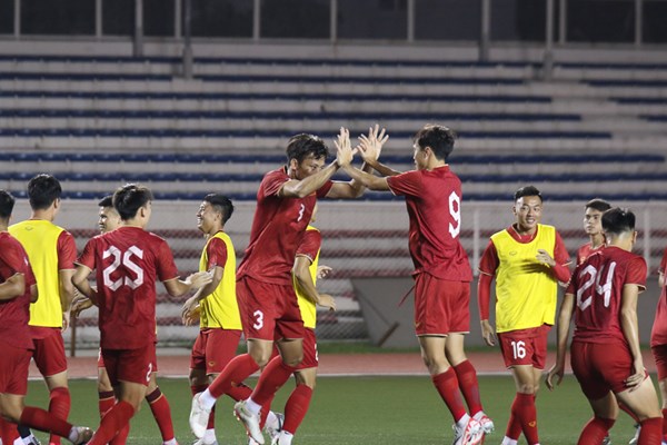Người hâm mộ được xem trận Philippines - Việt Nam tại vòng loại World Cup 2026 - Anh 1