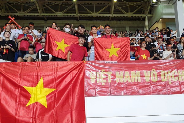 Tuyển Việt Nam giành 3 điểm trên sân Philippines - Anh 1