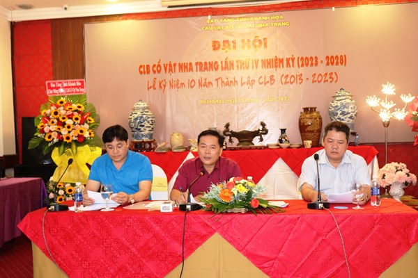 Hiến tặng cổ vật đấu giá cho Bảo tàng tỉnh Khánh Hòa - Anh 1