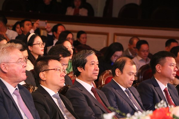 Lễ trao Giải báo chí toàn quốc Vì sự nghiệp Giáo dục Việt Nam - Anh 1