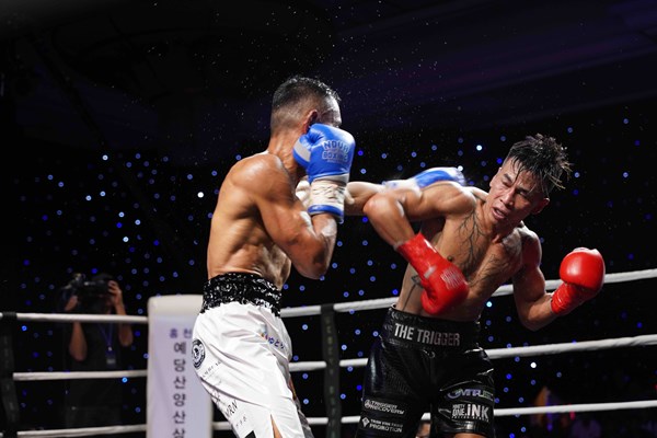 Nhà vô địch thế giới Trần Văn Thảo đánh bại cao thủ Mexico tại sự kiện boxing WBO - Anh 1