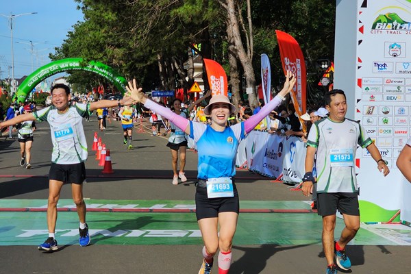 Hơn 4.000 vận động viện tham gia Giải chạy “Gia Lai City Trail 2023 - Giấc mơ đại ngàn” - Anh 2