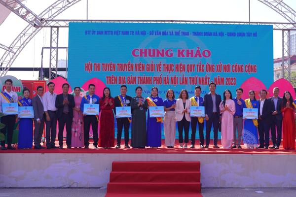 Huyện Thanh Oai đoạt giải Nhất Hội thi tuyên truyền Quy tắc ứng xử nơi công cộng Hà Nội - Anh 3