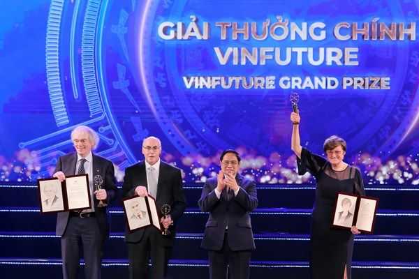 Giáo sư Cullis: VinFuture kết nối Việt Nam với thế giới bằng sứ mệnh khoa học - Anh 1