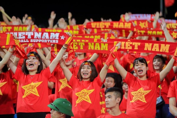 “Tiếp lửa” cho đội tuyển Việt Nam - Anh 2
