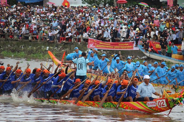 Hấp dẫn lễ hội Oóc Om Bóc - Đua ghe Ngo của đồng bào Khmer - Anh 1