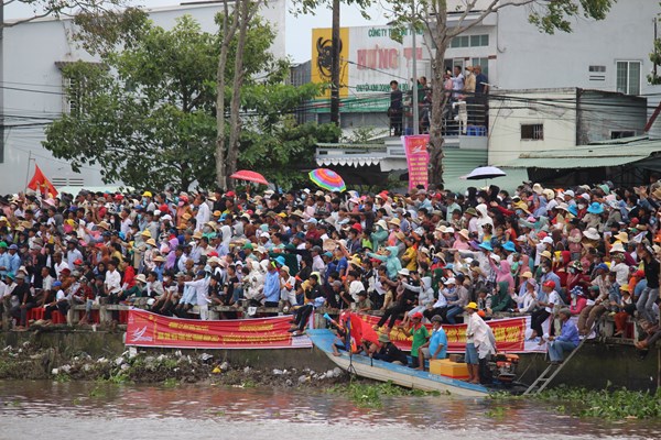 Hấp dẫn lễ hội Oóc Om Bóc - Đua ghe Ngo của đồng bào Khmer - Anh 2
