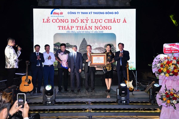 Bắc Ninh: “Hạt lúa” khổng lồ được công nhận kỷ lục châu Á - Anh 1