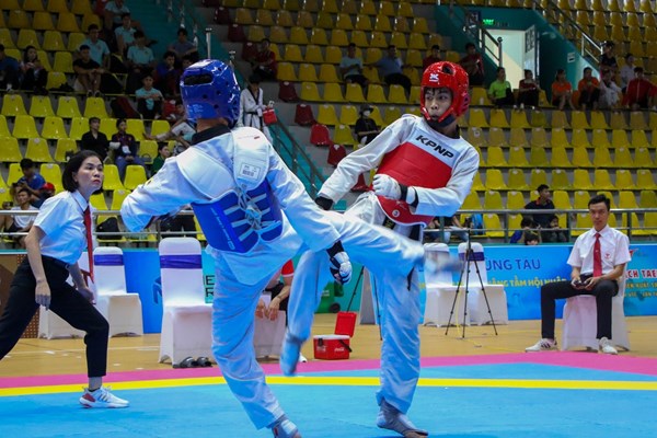 Hơn 300 võ sĩ tham dự Giải Taekwondo vận động viên xuất sắc quốc gia 2023 - Anh 1