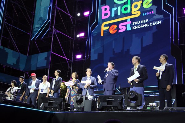 TP.HCM: Tưng bừng Lễ hội âm nhạc BridgeFest tôn vinh bình đẳng và sự đa dạng - Anh 1