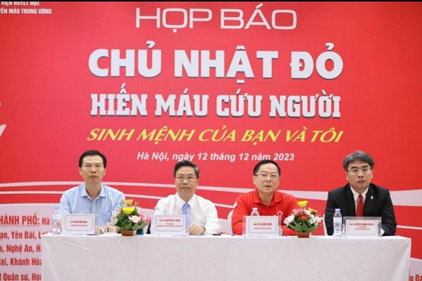 Các hoa hậu, người đẹp chia sẻ về những lần hiến máu tình nguyện - Anh 1