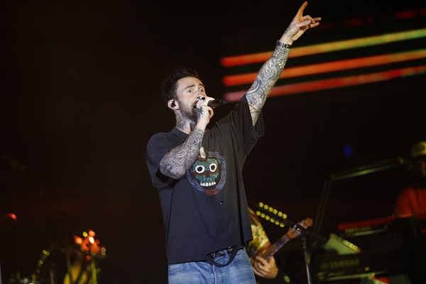 Maroon 5 và dàn sao Việt mang tới “cơn địa chấn” cảm xúc trong đêm 8Wonder Winter Festival - Anh 4
