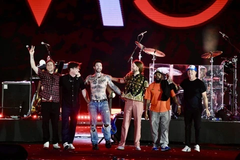 Maroon 5 và dàn sao Việt mang tới “cơn địa chấn” cảm xúc trong đêm 8Wonder Winter Festival - Anh 10