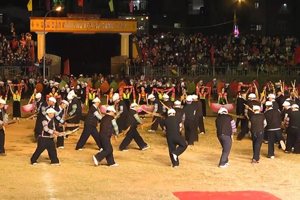 Festival trình diễn Khèn Mông tỉnh Yên Bái - Anh 1