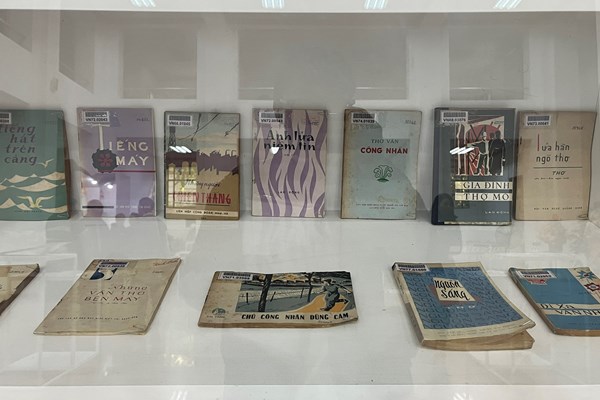 Khai mạc trưng bày các tác phẩm văn học công nhân được giải thưởng từ năm 1953 - 2023 - Anh 3