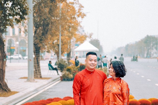 “Dân chơi” Hà Thành diện áo dài check in “cháy máy” tại Chợ Tết xưa “phố Đông” Hà Nội - Anh 11