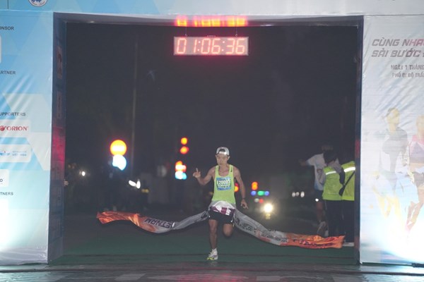Phá hai kỷ lục quốc gia tại Giải bán marathon quốc tế Việt Nam 2024 - Anh 1