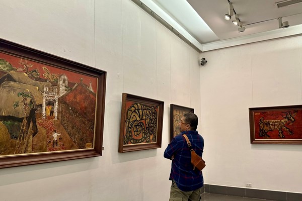 Triển lãm tranh họa sĩ Ngọc Thọ tại Bảo tàng Mỹ thuật Việt Nam - Anh 2